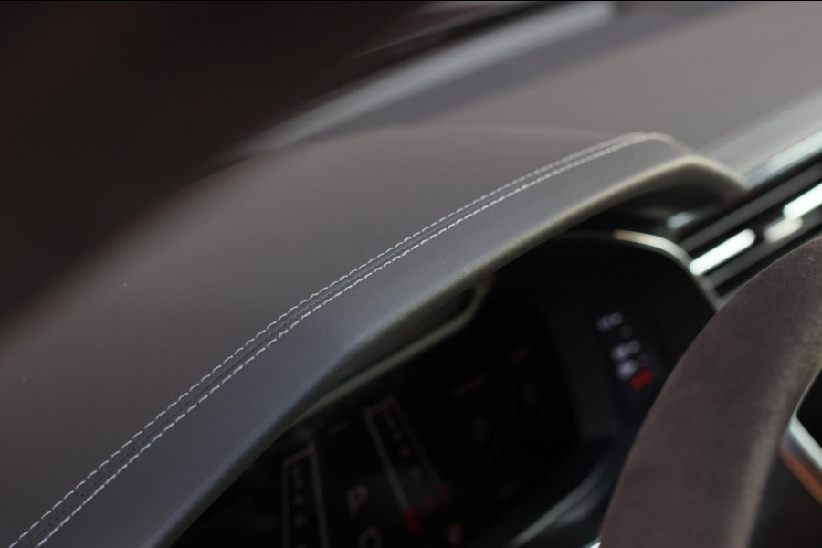 Audi RS6 TFSI Quattro *Keramisch*Pano*B&O Advanced*Soft-Close*Alcantara*