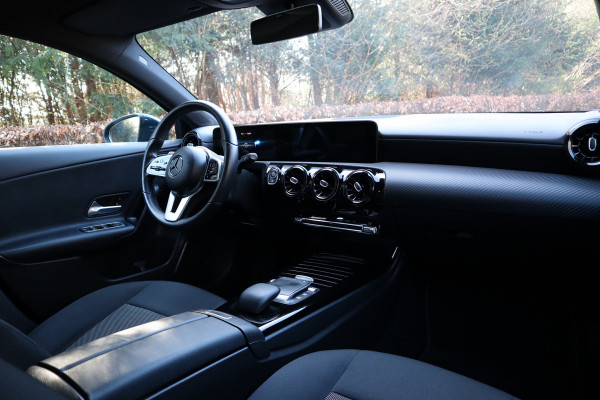 Mercedes-Benz A-Klasse 180 Business Solution | Camera | Stoelverwarming |