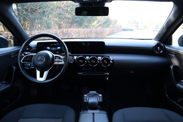 Mercedes-Benz A-Klasse 180 Business Solution | Camera | Stoelverwarming |