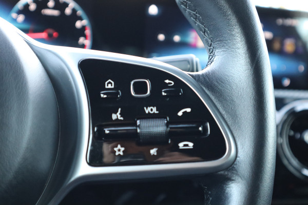 Mercedes-Benz A-Klasse 180 Business Solution | Camera | Stoelverwarming |