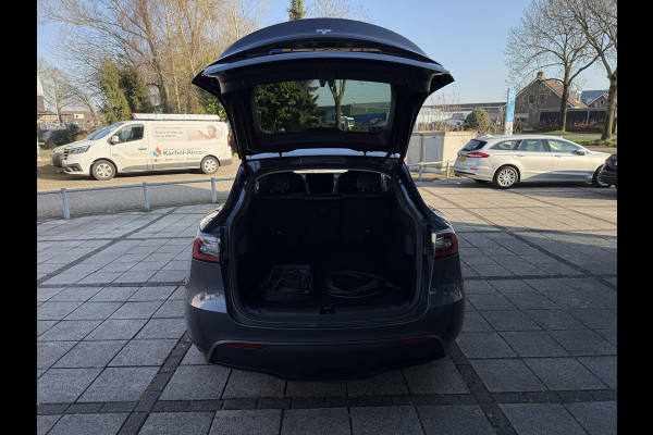 Tesla Model Y Aut. Long Range Dual Motor AWD | Autopilot | Panorama | Leder |