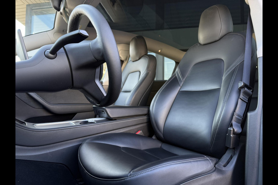 Tesla Model Y Aut. Long Range Dual Motor AWD | Autopilot | Panorama | Leder |