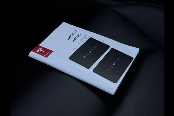 Tesla Model Y Aut. Long Range Dual Motor AWD | Autopilot | Panorama | Leder |