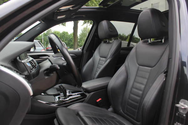 BMW iX3 High Executive 80 kWh / SoH 95.5% / Trekhaak / Panoramadak / Camera / Head-up / 20'' / Leder / Harman Kardon / Navigatie / Memory seats / Dodehoek / DAB / Stoelverwarming / Cruise Control Adaptief