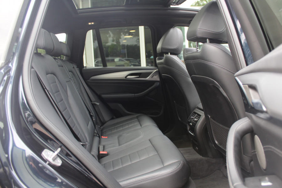 BMW iX3 High Executive 80 kWh / SoH 95.5% / Trekhaak / Panoramadak / Camera / Head-up / 20'' / Leder / Harman Kardon / Navigatie / Memory seats / Dodehoek / DAB / Stoelverwarming / Cruise Control Adaptief