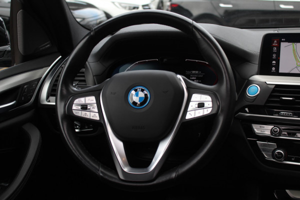 BMW iX3 High Executive 80 kWh / SoH 95.5% / Trekhaak / Panoramadak / Camera / Head-up / 20'' / Leder / Harman Kardon / Navigatie / Memory seats / Dodehoek / DAB / Stoelverwarming / Cruise Control Adaptief