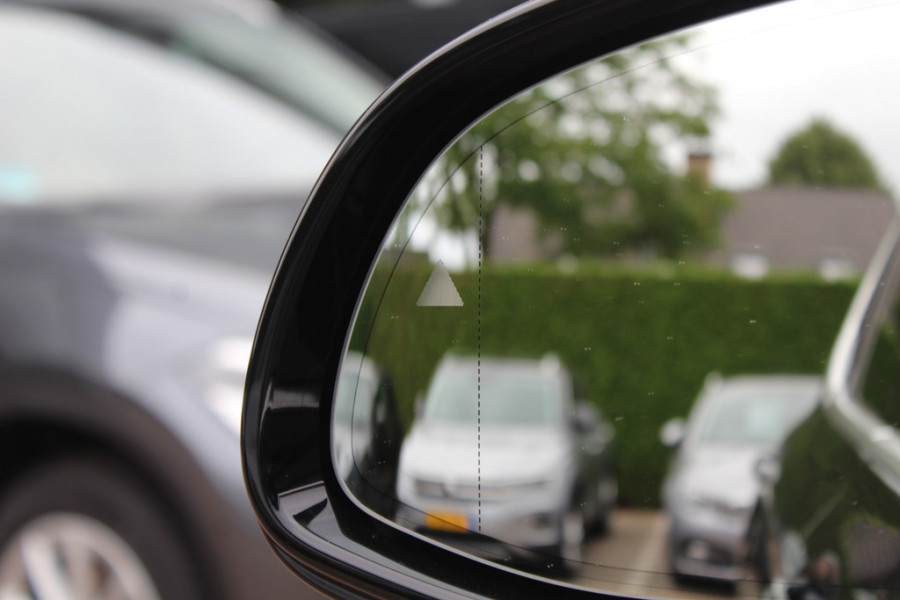 BMW iX3 High Executive 80 kWh / SoH 95.5% / Trekhaak / Panoramadak / Camera / Head-up / 20'' / Leder / Harman Kardon / Navigatie / Memory seats / Dodehoek / DAB / Stoelverwarming / Cruise Control Adaptief