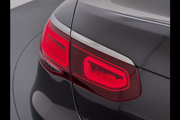 Mercedes-Benz GLC 300e AMG // Headup // Luchtvering // Memory // Burmester // 360 Camera // Distronic // Rijassistentie pakket // Keyless // Sfeer