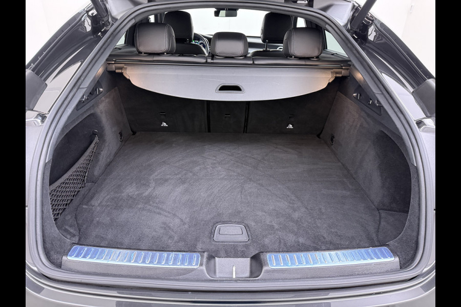 Mercedes-Benz GLC 300e AMG // Headup // Luchtvering // Memory // Burmester // 360 Camera // Distronic // Rijassistentie pakket // Keyless // Sfeer