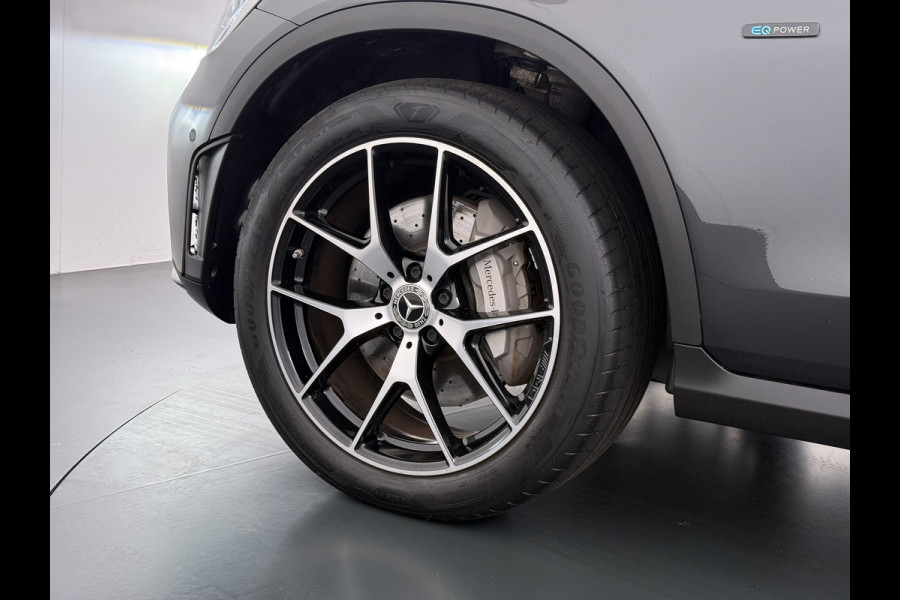 Mercedes-Benz GLC 300e AMG // Headup // Luchtvering // Memory // Burmester // 360 Camera // Distronic // Rijassistentie pakket // Keyless // Sfeer