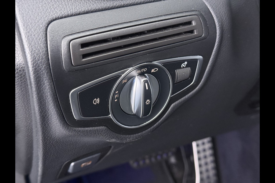 Mercedes-Benz GLC 300e AMG // Headup // Luchtvering // Memory // Burmester // 360 Camera // Distronic // Rijassistentie pakket // Keyless // Sfeer