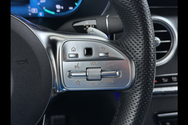 Mercedes-Benz GLC 300e AMG // Headup // Luchtvering // Memory // Burmester // 360 Camera // Distronic // Rijassistentie pakket // Keyless // Sfeer