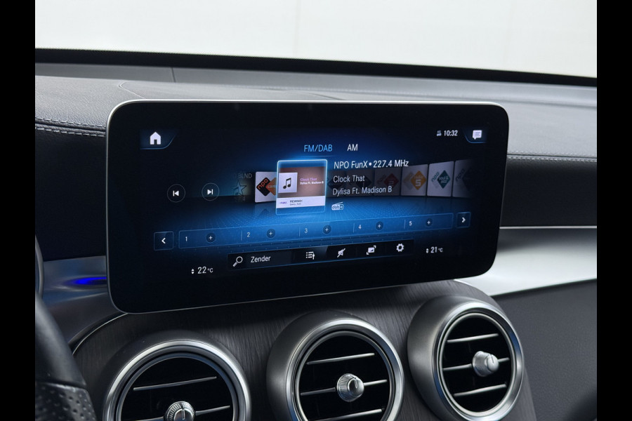 Mercedes-Benz GLC 300e AMG // Headup // Luchtvering // Memory // Burmester // 360 Camera // Distronic // Rijassistentie pakket // Keyless // Sfeer