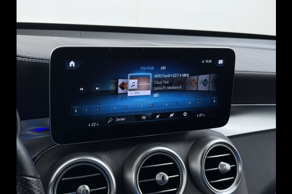 Mercedes-Benz GLC 300e AMG // Headup // Luchtvering // Memory // Burmester // 360 Camera // Distronic // Rijassistentie pakket // Keyless // Sfeer
