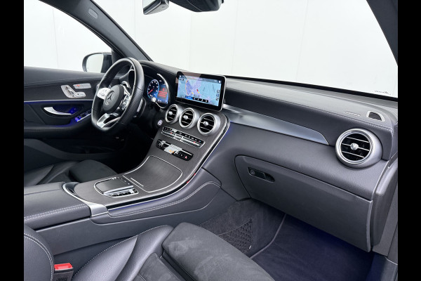 Mercedes-Benz GLC 300e AMG // Headup // Luchtvering // Memory // Burmester // 360 Camera // Distronic // Rijassistentie pakket // Keyless // Sfeer