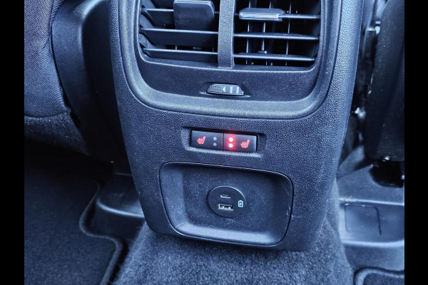 Ford Kuga 2.5 PHEV Titanium 225 pk | Winterpack | Head up display | PDC v + a | Lane assist | All-seasons banden