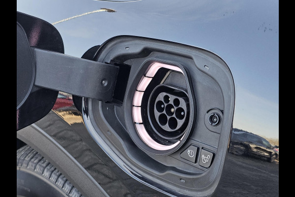 Ford Kuga 2.5 PHEV Titanium 225 pk | Winterpack | Head up display | PDC v + a | Lane assist | All-seasons banden