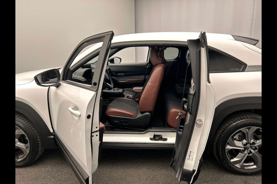 Mazda MX-30 E-SkyActiv 145 First Edition 36 kWh | Origineel NL | Head Up Adaptieve Cruise Stoelverwarming Camera Carplay Memorie