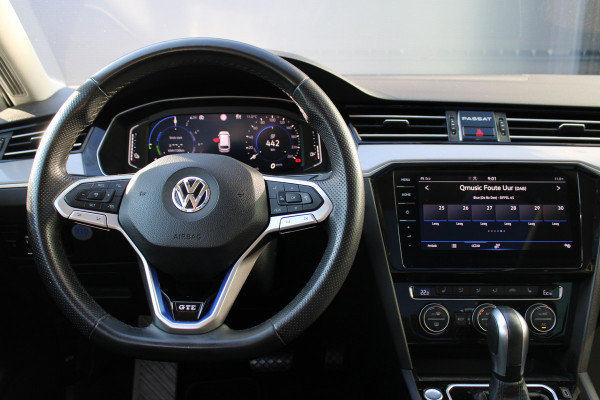 Volkswagen Passat Variant 1.4 218pk TSI PHEV GTE Business | Panoramadak | Adaptieve cruise | Stoelverwarming | Elektrische kofferklep
