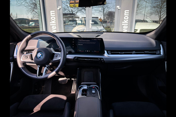 BMW X1 xDrive25e M-Sport|Camera|Shadow-Line