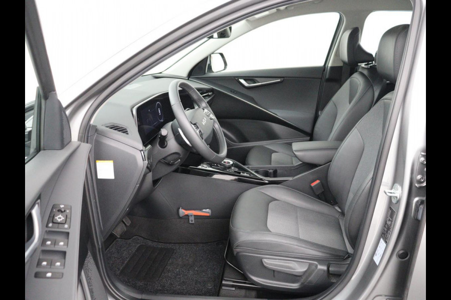Kia Niro 1.6 GDi Hybrid DynamicLine | Trekhaak | Adaptive cruise | Camera | Carplay | Half leder | Navigatie | Sfeerverlichting | File Assistent | Parkeerhulp | Keyless | Climate control