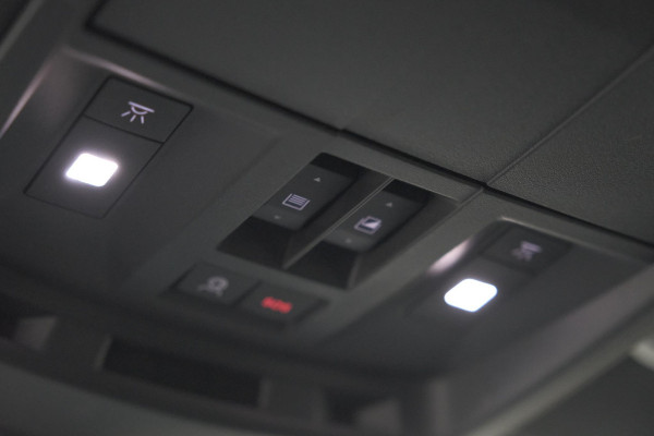 Peugeot 3008 1.2 Hybrid 136 GT | Panoramdak | 360 Camera | Stoelverwarming | Elektrische Kofferklep | Allseason Banden