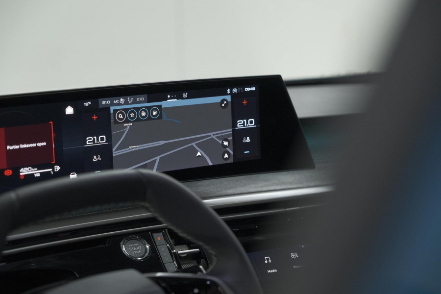 Peugeot 3008 1.2 Hybrid 136 GT | Panoramdak | 360 Camera | Stoelverwarming | Elektrische Kofferklep | Allseason Banden