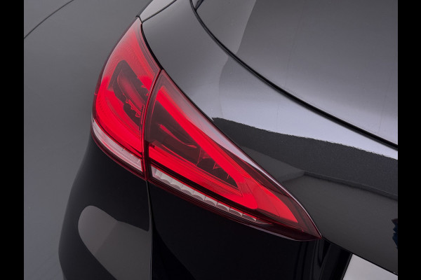 Mercedes-Benz A-Klasse 250e AMG // Panorama dak // Sfeerverlichting // Memory // MultiBeam LED // Advanced Audio // Keyless // 18" AMG Velgen // Widesc