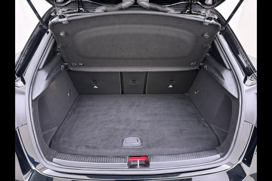Mercedes-Benz A-Klasse 250e AMG // Panorama dak // Sfeerverlichting // Memory // MultiBeam LED // Advanced Audio // Keyless // 18" AMG Velgen // Widesc