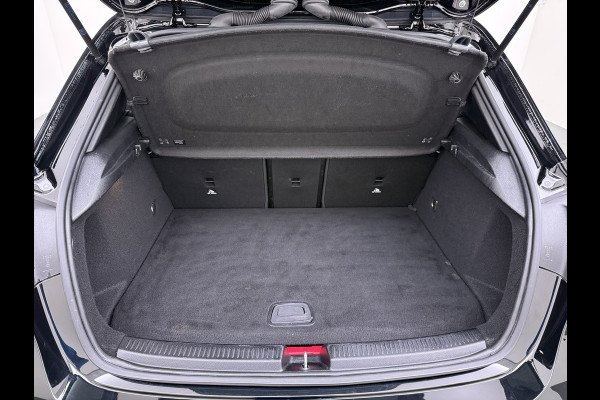 Mercedes-Benz A-Klasse 250e AMG // Panorama dak // Sfeerverlichting // Memory // MultiBeam LED // Advanced Audio // Keyless // 18" AMG Velgen // Widesc