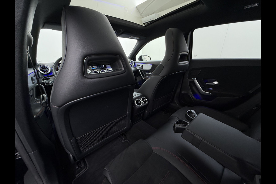 Mercedes-Benz A-Klasse 250e AMG // Panorama dak // Sfeerverlichting // Memory // MultiBeam LED // Advanced Audio // Keyless // 18" AMG Velgen // Widesc