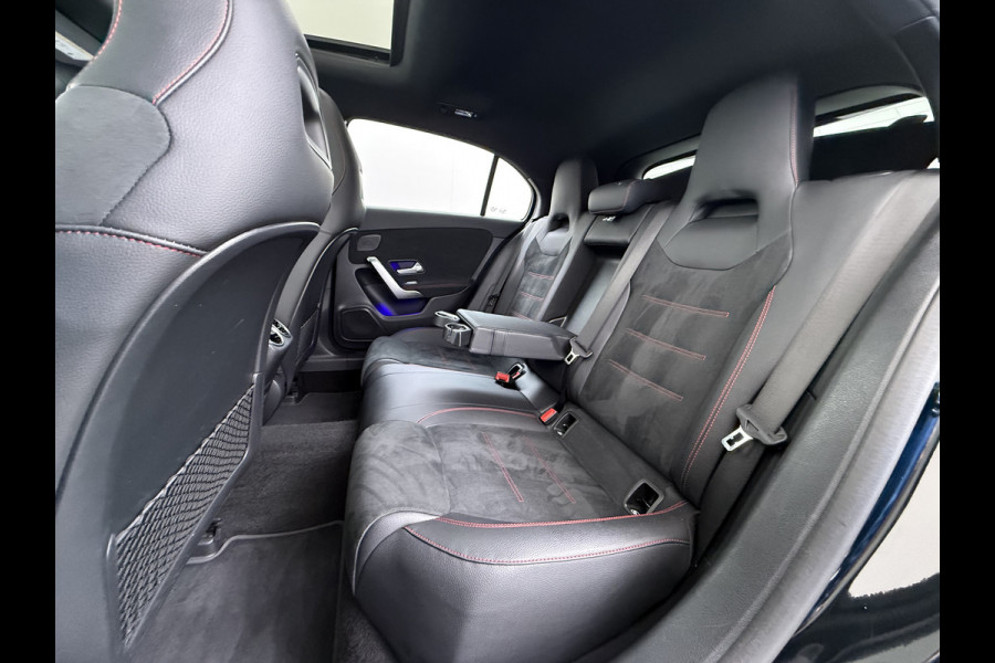 Mercedes-Benz A-Klasse 250e AMG // Panorama dak // Sfeerverlichting // Memory // MultiBeam LED // Advanced Audio // Keyless // 18" AMG Velgen // Widesc