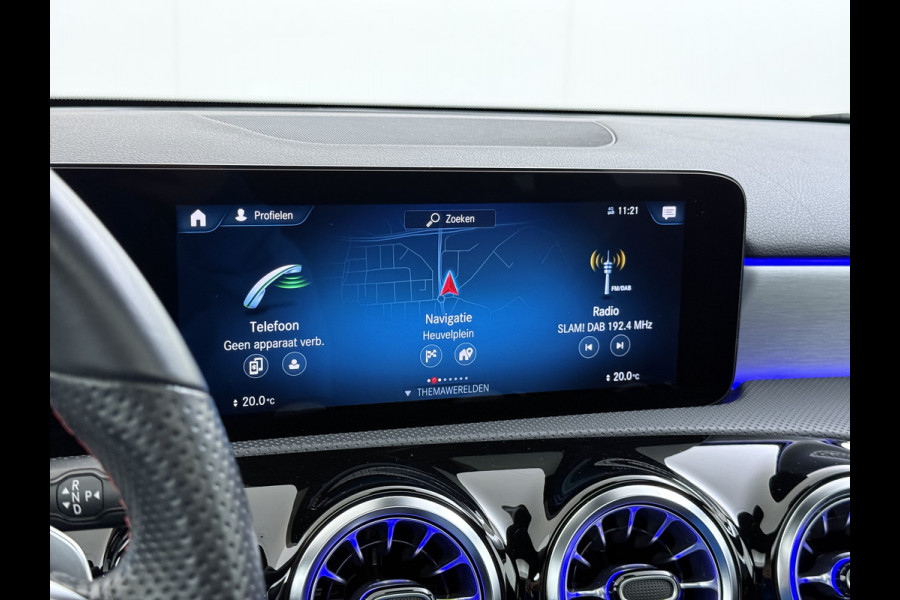 Mercedes-Benz A-Klasse 250e AMG // Panorama dak // Sfeerverlichting // Memory // MultiBeam LED // Advanced Audio // Keyless // 18" AMG Velgen // Widesc