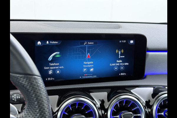 Mercedes-Benz A-Klasse 250e AMG // Panorama dak // Sfeerverlichting // Memory // MultiBeam LED // Advanced Audio // Keyless // 18" AMG Velgen // Widesc