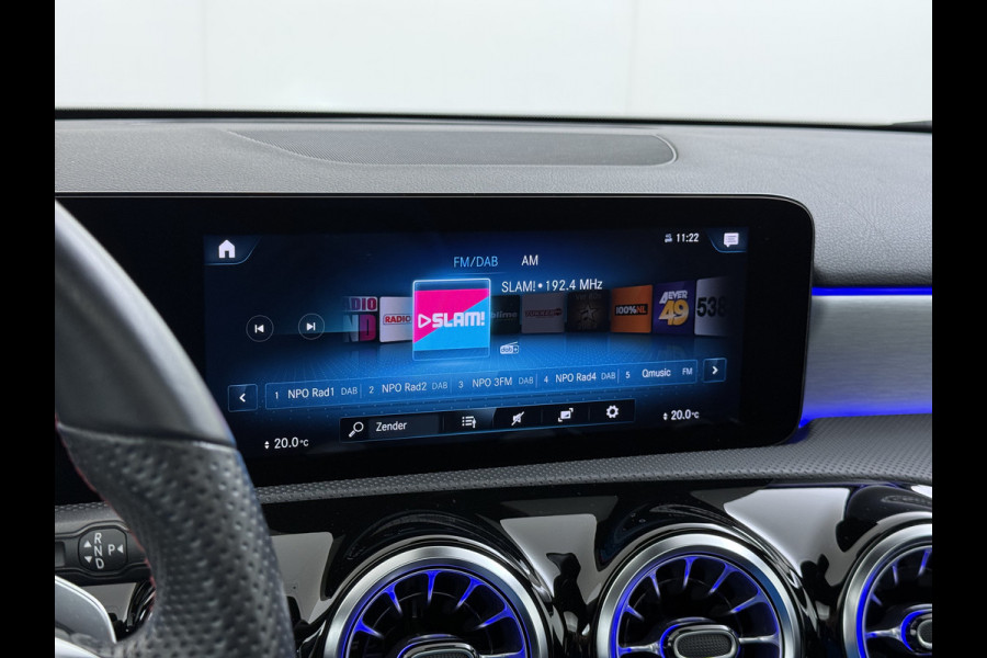 Mercedes-Benz A-Klasse 250e AMG // Panorama dak // Sfeerverlichting // Memory // MultiBeam LED // Advanced Audio // Keyless // 18" AMG Velgen // Widesc