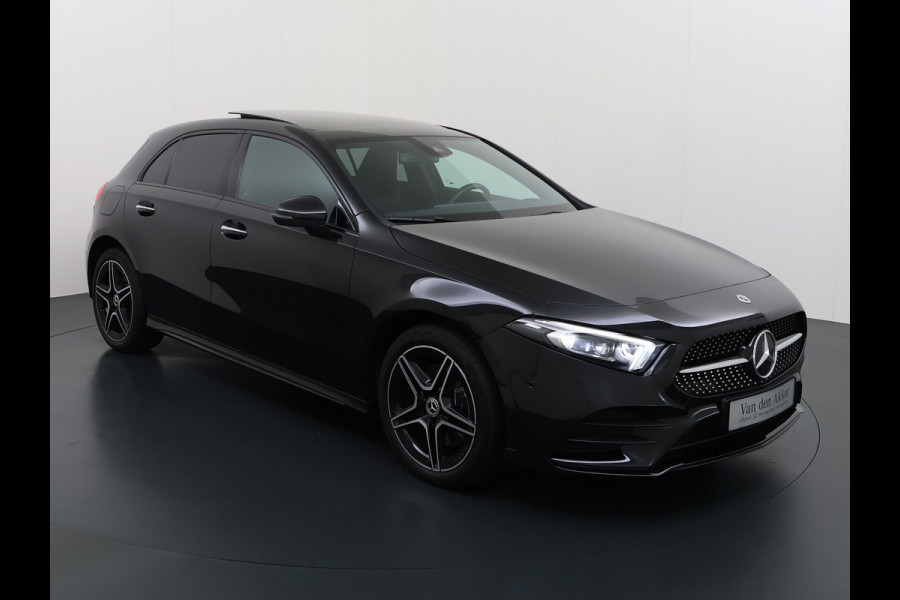 Mercedes-Benz A-Klasse 250e AMG // Panorama dak // Sfeerverlichting // Memory // MultiBeam LED // Advanced Audio // Keyless // 18" AMG Velgen // Widesc