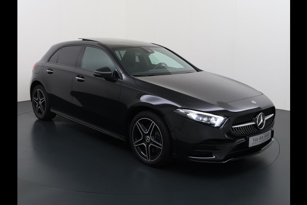 Mercedes-Benz A-Klasse 250e AMG // Panorama dak // Sfeerverlichting // Memory // MultiBeam LED // Advanced Audio // Keyless // 18" AMG Velgen // Widesc