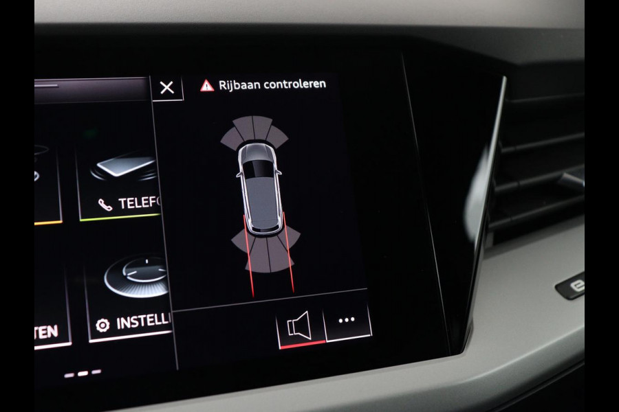 Audi Q4 e-tron 35 Launch edition 55 kWh | Warmtepomp | Stoelverwarming | Carplay | Full LED | 19'' | Navigatie | Parkeerhulp | DAB | Climate control | Cruise control | Bluetooth
