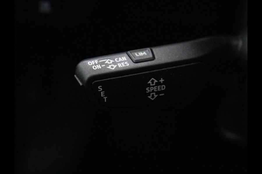 Audi Q4 e-tron 35 Launch edition 55 kWh | Warmtepomp | Stoelverwarming | Carplay | Full LED | 19'' | Navigatie | Parkeerhulp | DAB | Climate control | Cruise control | Bluetooth