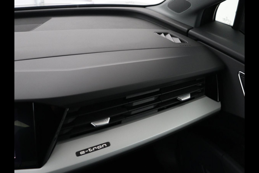 Audi Q4 e-tron 35 Launch edition 55 kWh | Warmtepomp | Stoelverwarming | Carplay | Full LED | 19'' | Navigatie | Parkeerhulp | DAB | Climate control | Cruise control | Bluetooth