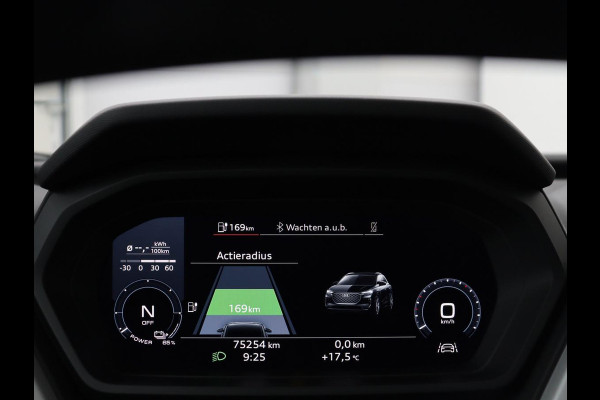 Audi Q4 e-tron 35 Launch edition 55 kWh | Warmtepomp | Stoelverwarming | Carplay | Full LED | 19'' | Navigatie | Parkeerhulp | DAB | Climate control | Cruise control | Bluetooth