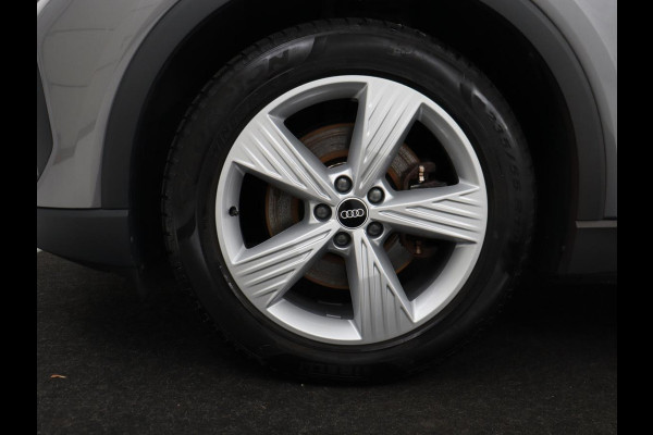 Audi Q4 e-tron 35 Launch edition 55 kWh | Warmtepomp | Stoelverwarming | Carplay | Full LED | 19'' | Navigatie | Parkeerhulp | DAB | Climate control | Cruise control | Bluetooth