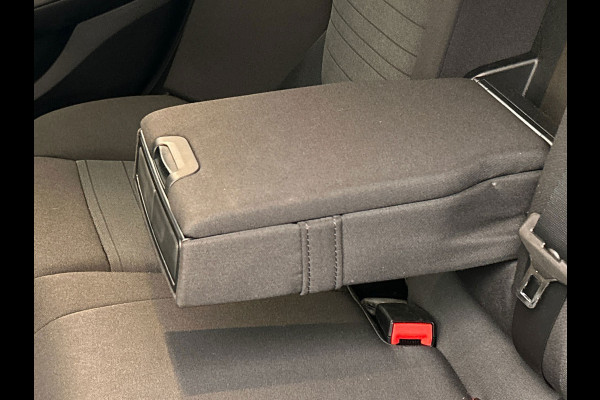 Mercedes-Benz C-Klasse Estate 200 4MATIC Advantage Pack | Trekhaak |Stoelverwarming Adaptieve Cruise Camera Navigatie Carplay