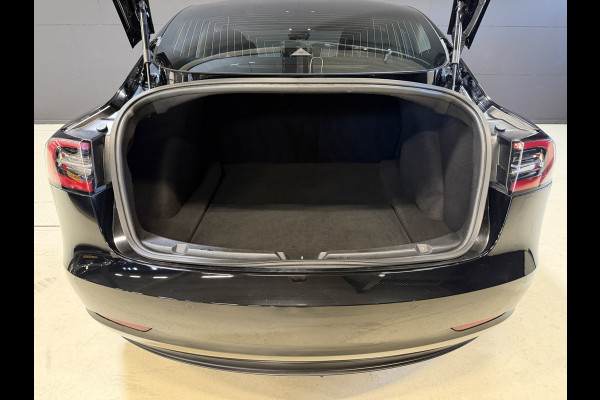 Tesla Model 3 Long Range AWD 75 kWh | Pano | Autopilot | Leder | Camera | Stoelverwarming | 20'' LMV