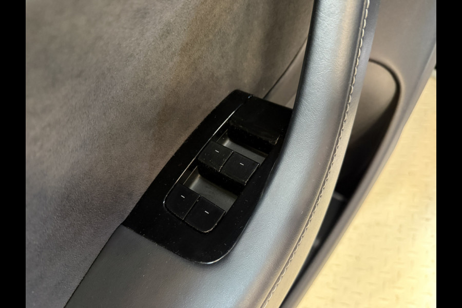 Tesla Model 3 Long Range AWD 75 kWh | Pano | Autopilot | Leder | Camera | Stoelverwarming | 20'' LMV