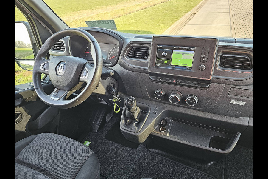Renault Master T35 2.3 dCi 135 L2H2 airco, navi, pdc, trekhaak, inrichting