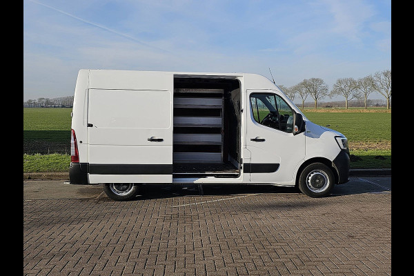 Renault Master T35 2.3 dCi 135 L2H2 airco, navi, pdc, trekhaak, inrichting