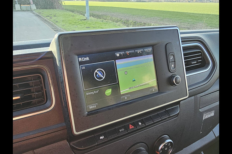 Renault Master T35 2.3 dCi 135 L2H2 airco, navi, pdc, trekhaak, inrichting