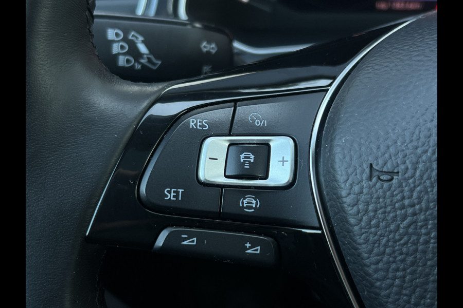 Volkswagen T-Roc 1.5 TSI Sport | Pano | Camera | Leder | LED