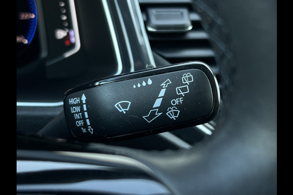 Volkswagen T-Roc 1.5 TSI Sport | Pano | Camera | Leder | LED